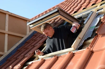Pose de fenêtres de toit Velux à Étienville